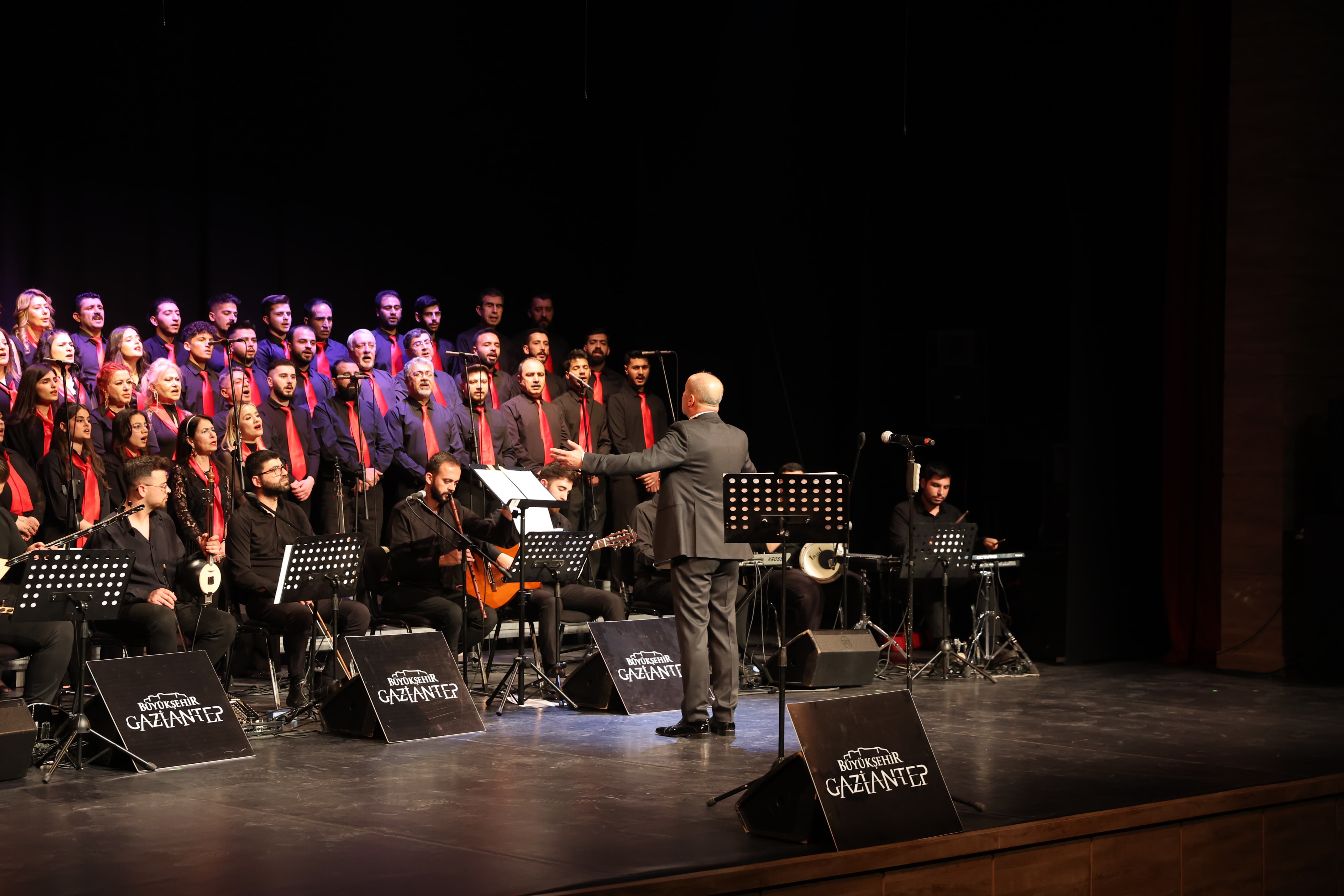 Türk Halk Müziği Korosu Baharın Gelişini Konserle Taçlandırdı