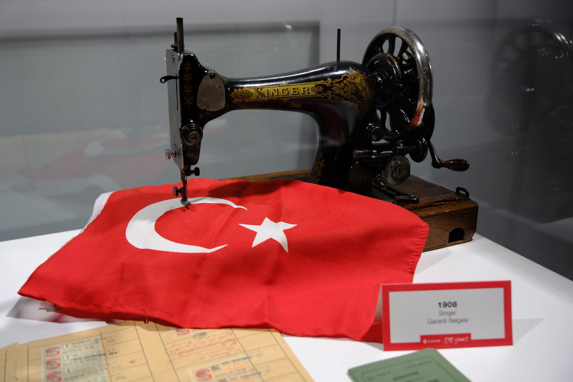 Bir Makine, Bir Hafıza: Singer’in Nesiller Boyu Yolculuğu